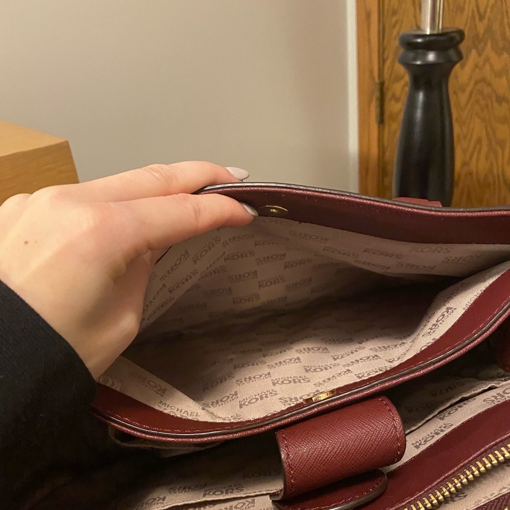Michael Kors Crossbody - Picture 6 of 10